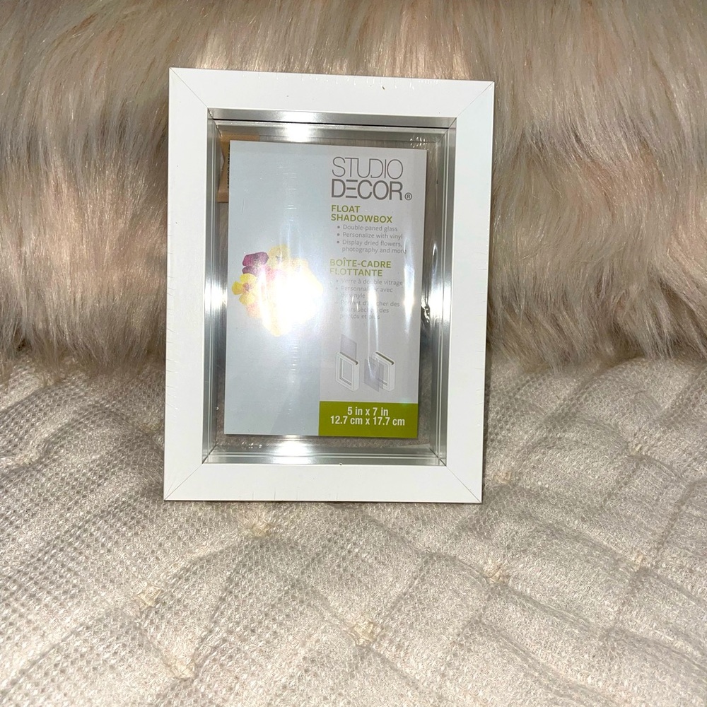 Float Shadowbox